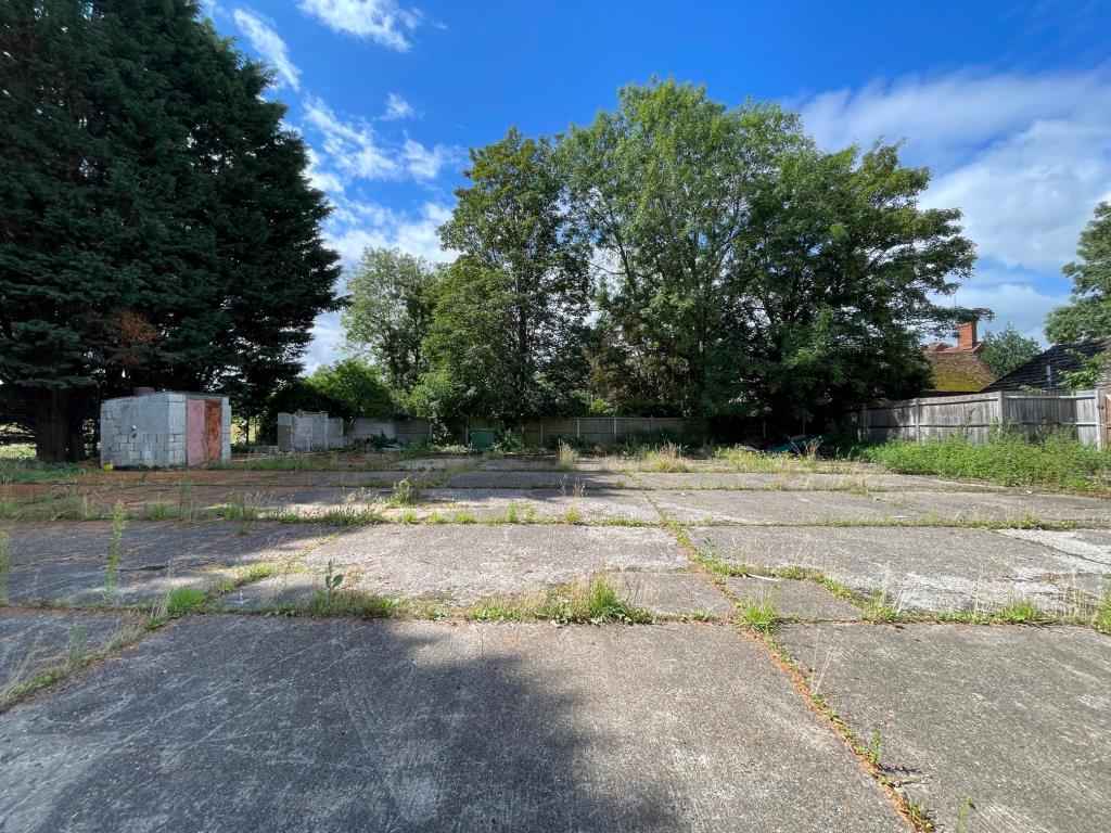 Lot: 130 - COMMERCIAL PROPERTY AND YARD WITH PLANNING - view if yard from outside the existing units